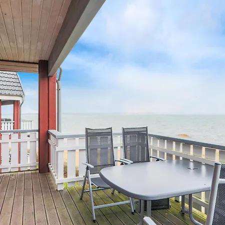 3 Bedroom Nice Apartment In Rechlin *